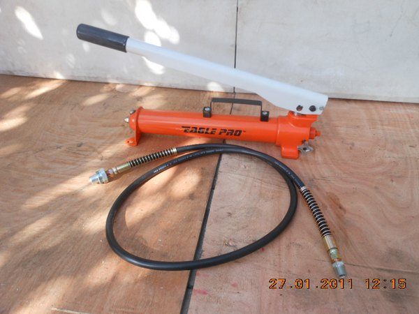 Hydraulic Hand Pump with Hose and Coupler